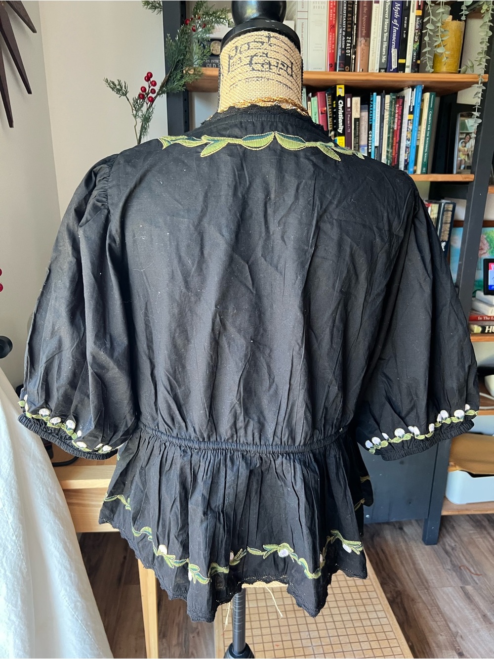 Black Embroidered Peplum Blouse with Lavender Floral Detail/ jennifer&Grace size - Picture 3 of 3